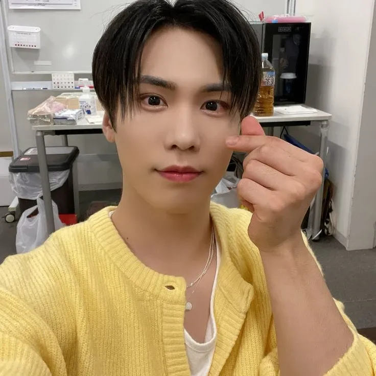 A moment captured by Rocky's fan