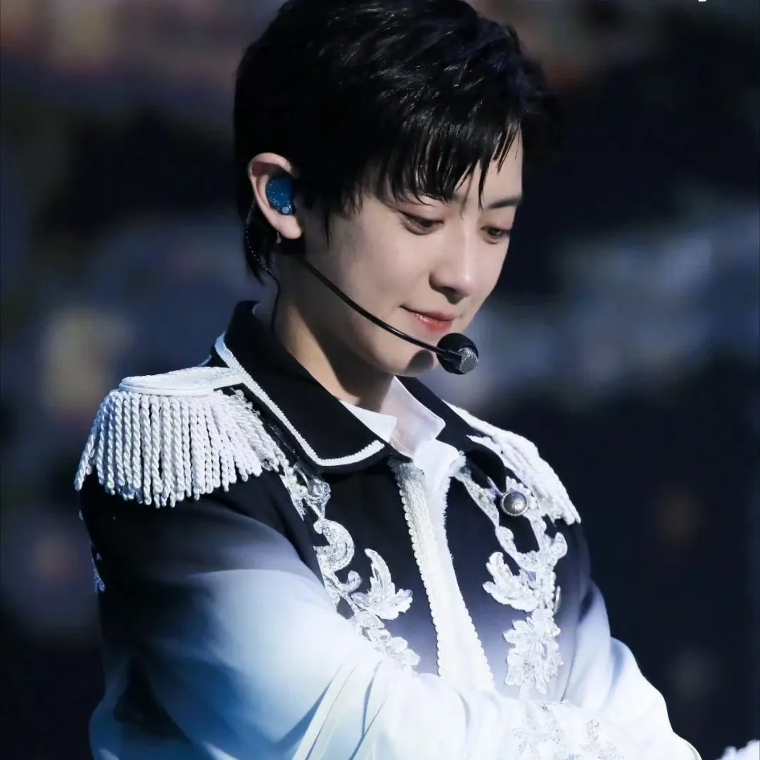 찬열 (EXO)의 최신 사진