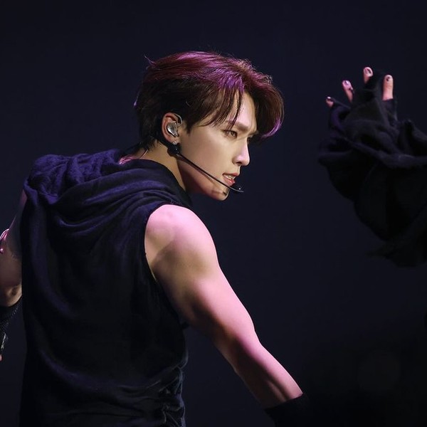 Signature photo of Dino (SEVENTEEN) capturing their charm