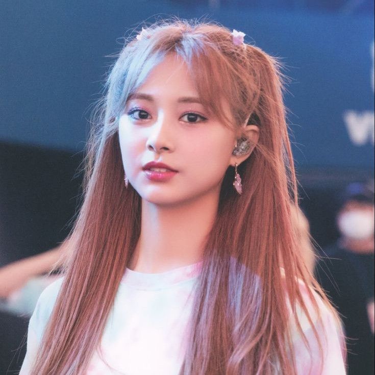 Potret di balik layar Tzuyu (TWICE)
