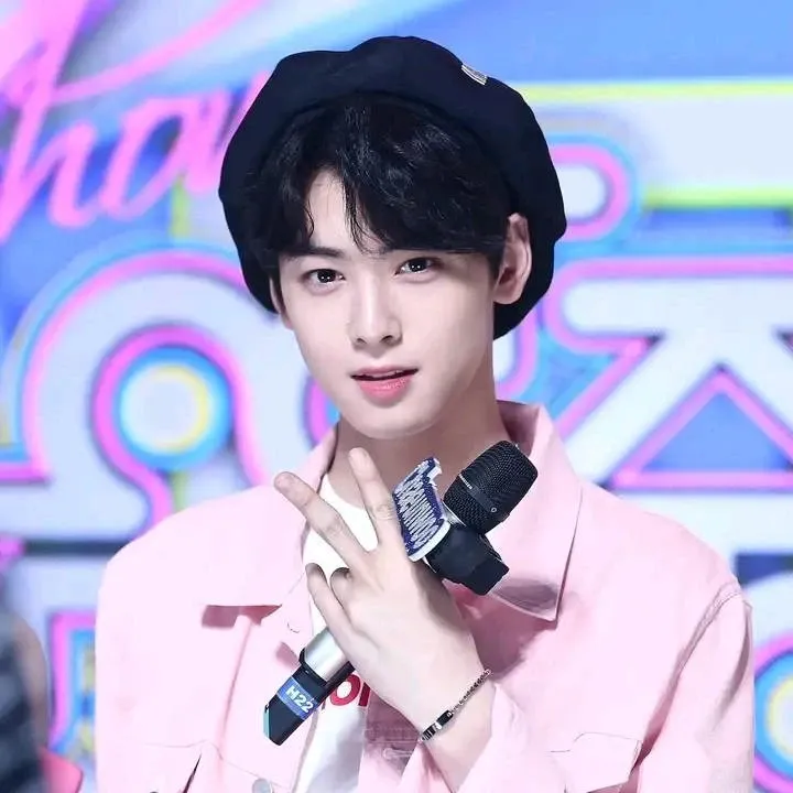 Recent activity shot of Eunwoo (ASTRO)