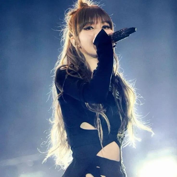 Potret di balik layar Lisa (BLACKPINK)