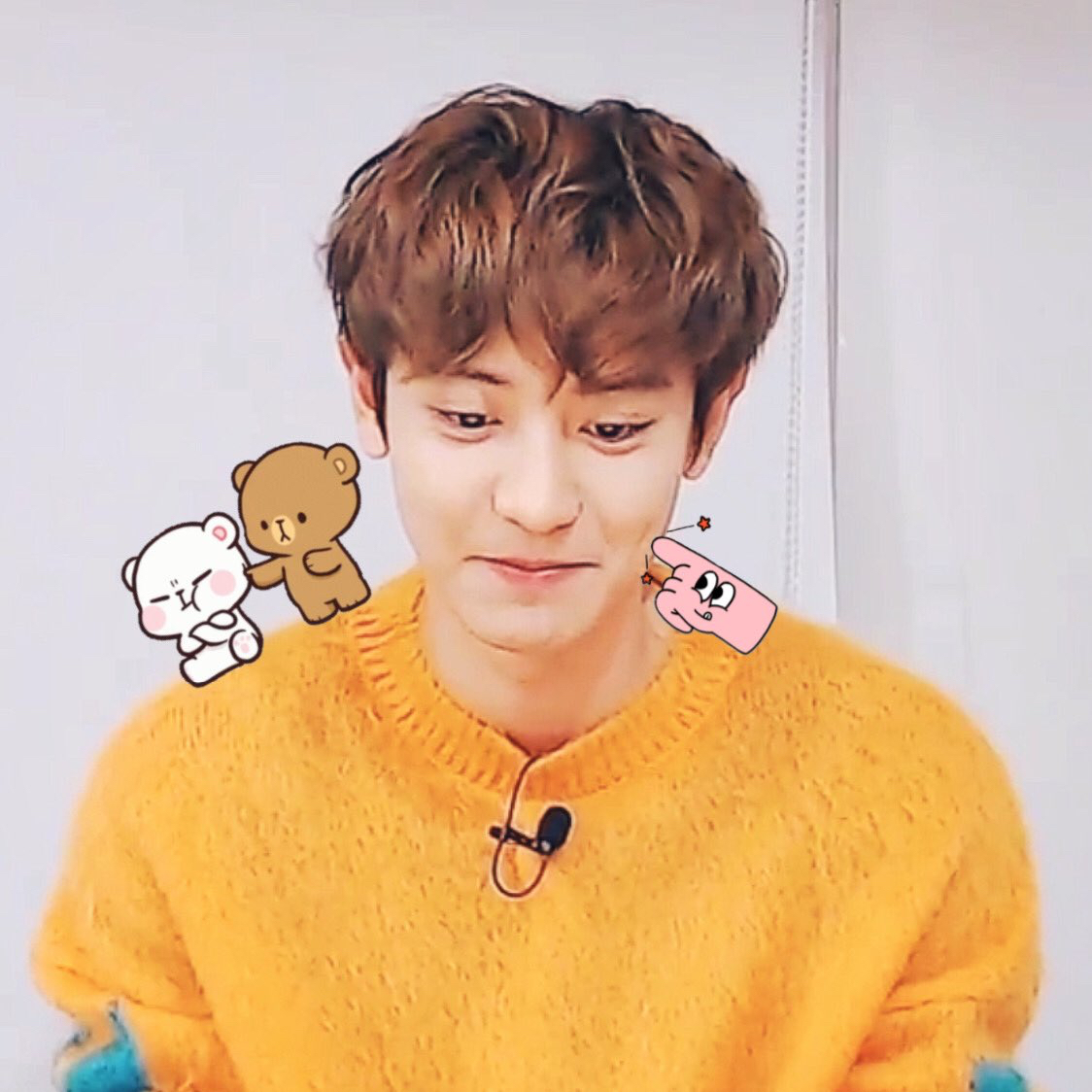 Recent activity shot of Chanyeol (EXO)