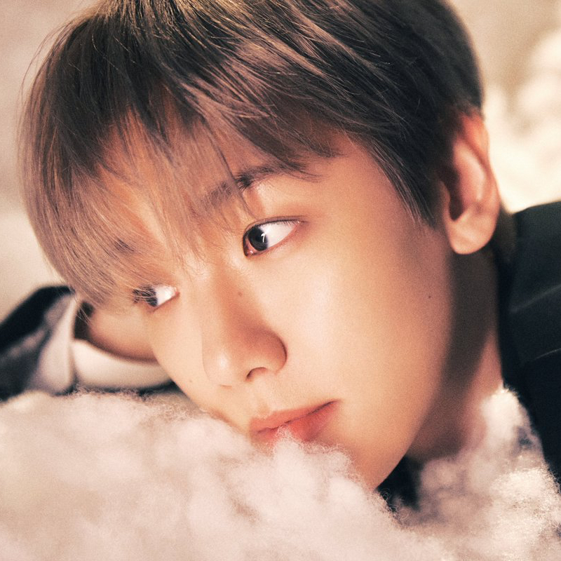 백현 (EXO)의 최신 사진