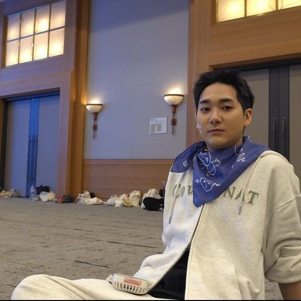 A moment captured by Aron's fan