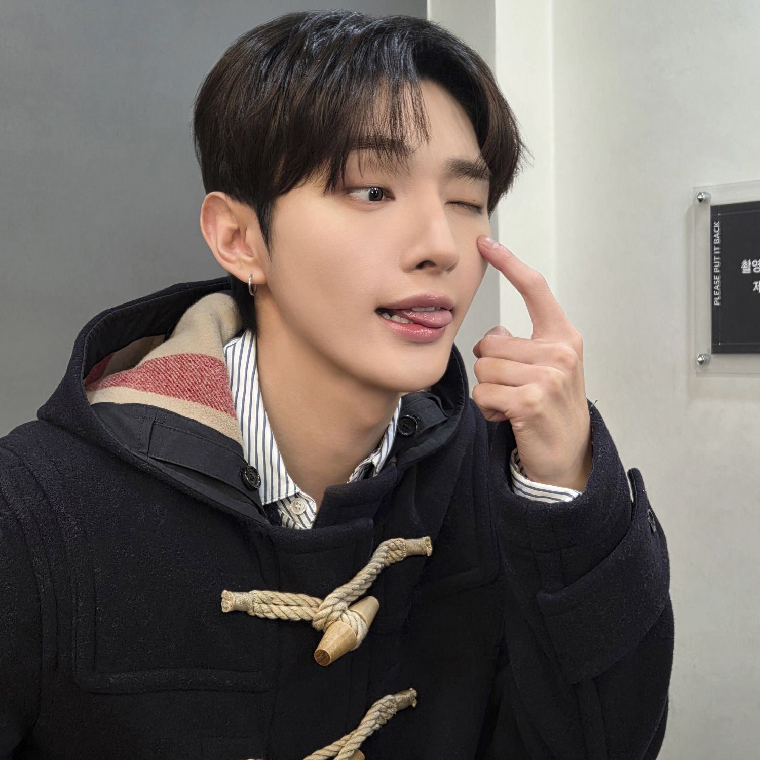 Behind-the-scenes cut of Yoon Jisung