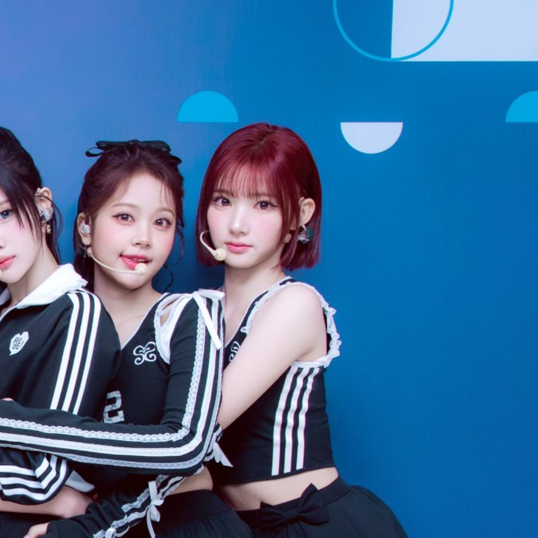 A moment captured by Hearts2Hearts's fan