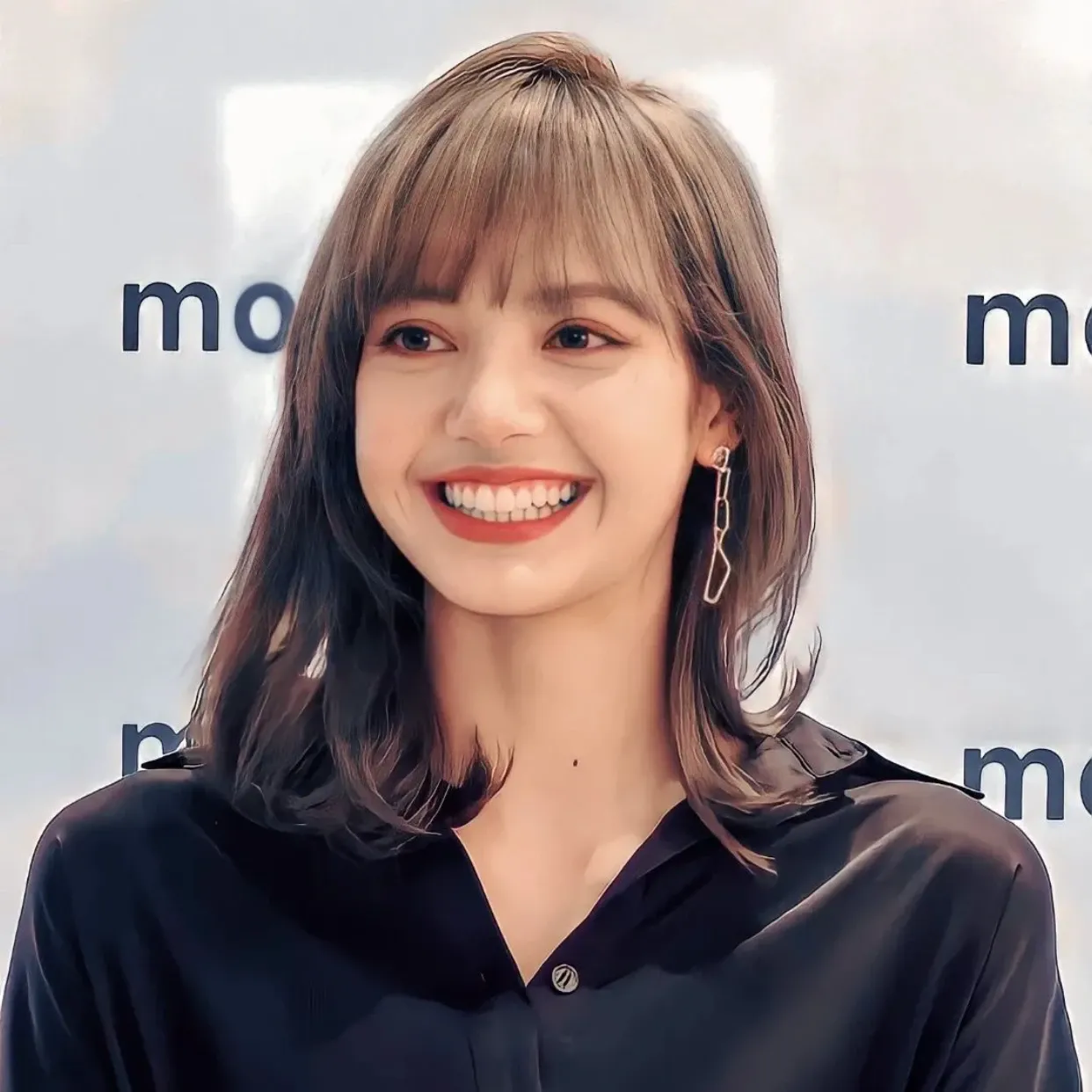 Potret di balik layar Lisa (BLACKPINK)