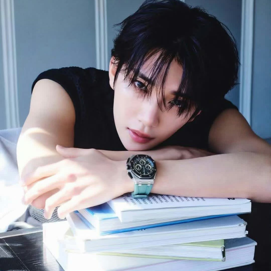 Recent activity shot of Joshua (SEVENTEEN)