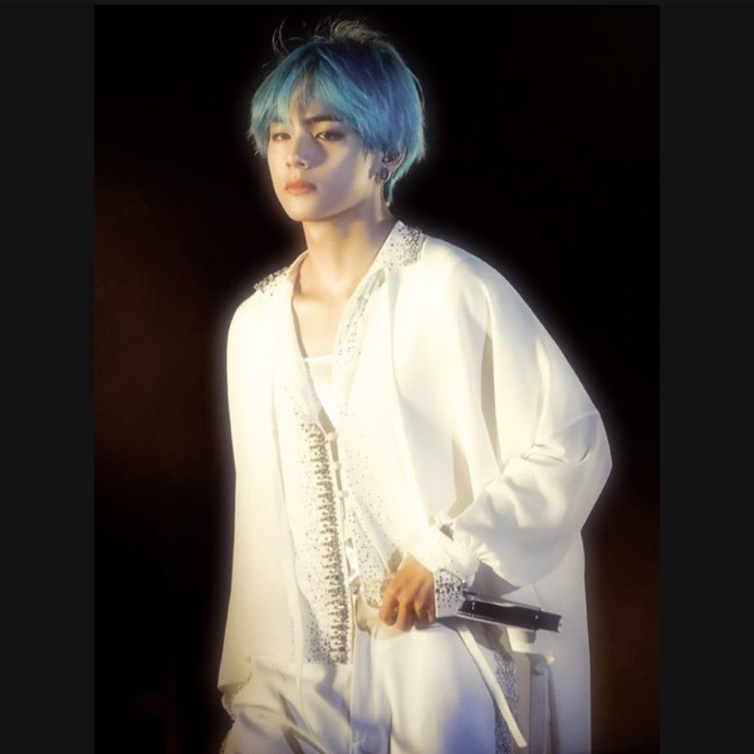 뷔 (방탄소년단)의 비하인드 컷