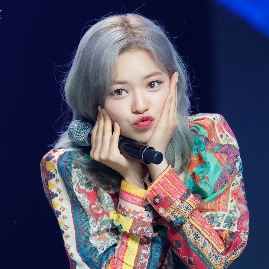 Latest photo of Jeongyeon (TWICE)