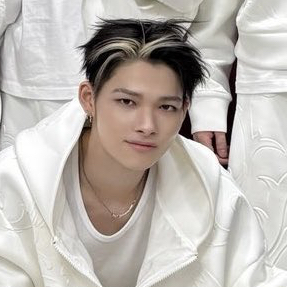 Foto terbaru NI-KI (ENHYPEN)