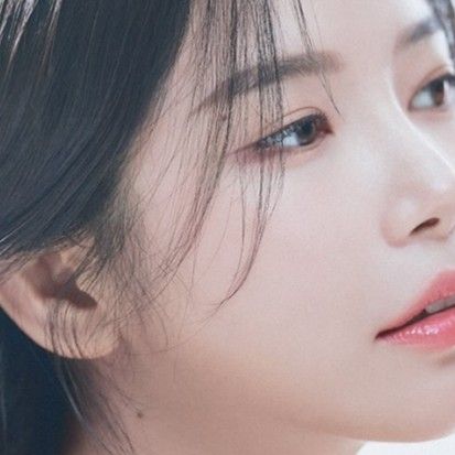 Foto terbaru Solar (MAMAMOO)