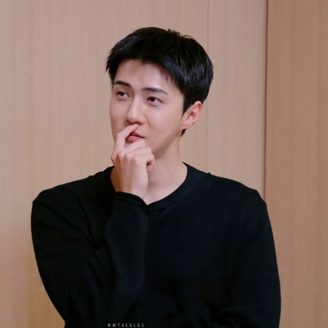 세훈 (EXO)의 비하인드 컷