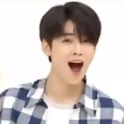 A moment captured by Eunwoo (ASTRO)'s fan