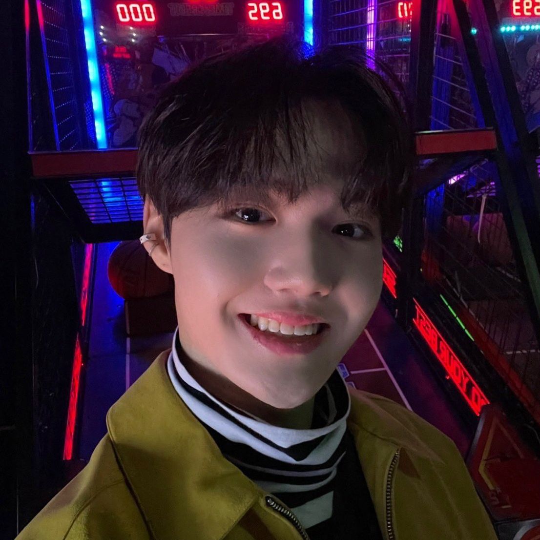 Latest photo of Doyoung (TREASURE)