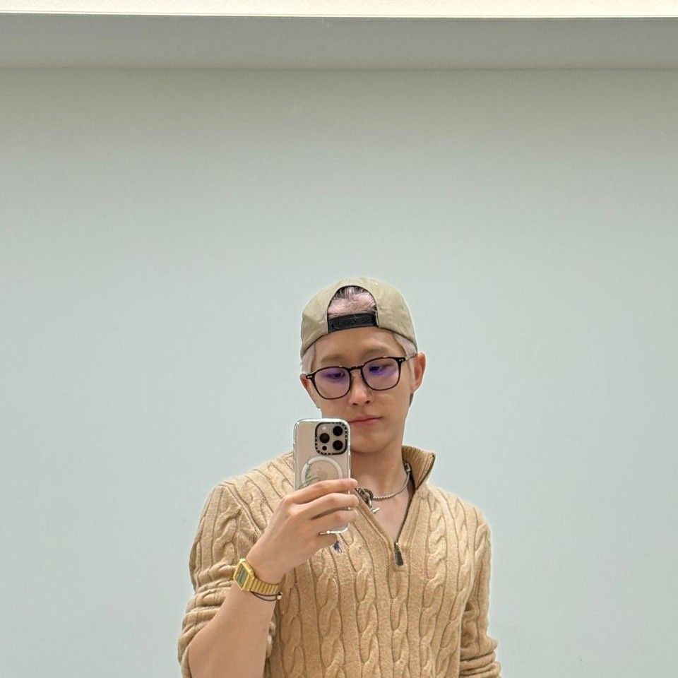 Latest photo of Jinjin (ASTRO)