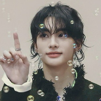 A moment captured by Hyunjin (Stray Kids)'s fan
