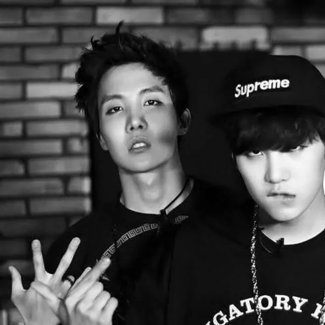 Foto aktivitas terbaru j-hope (BTS)