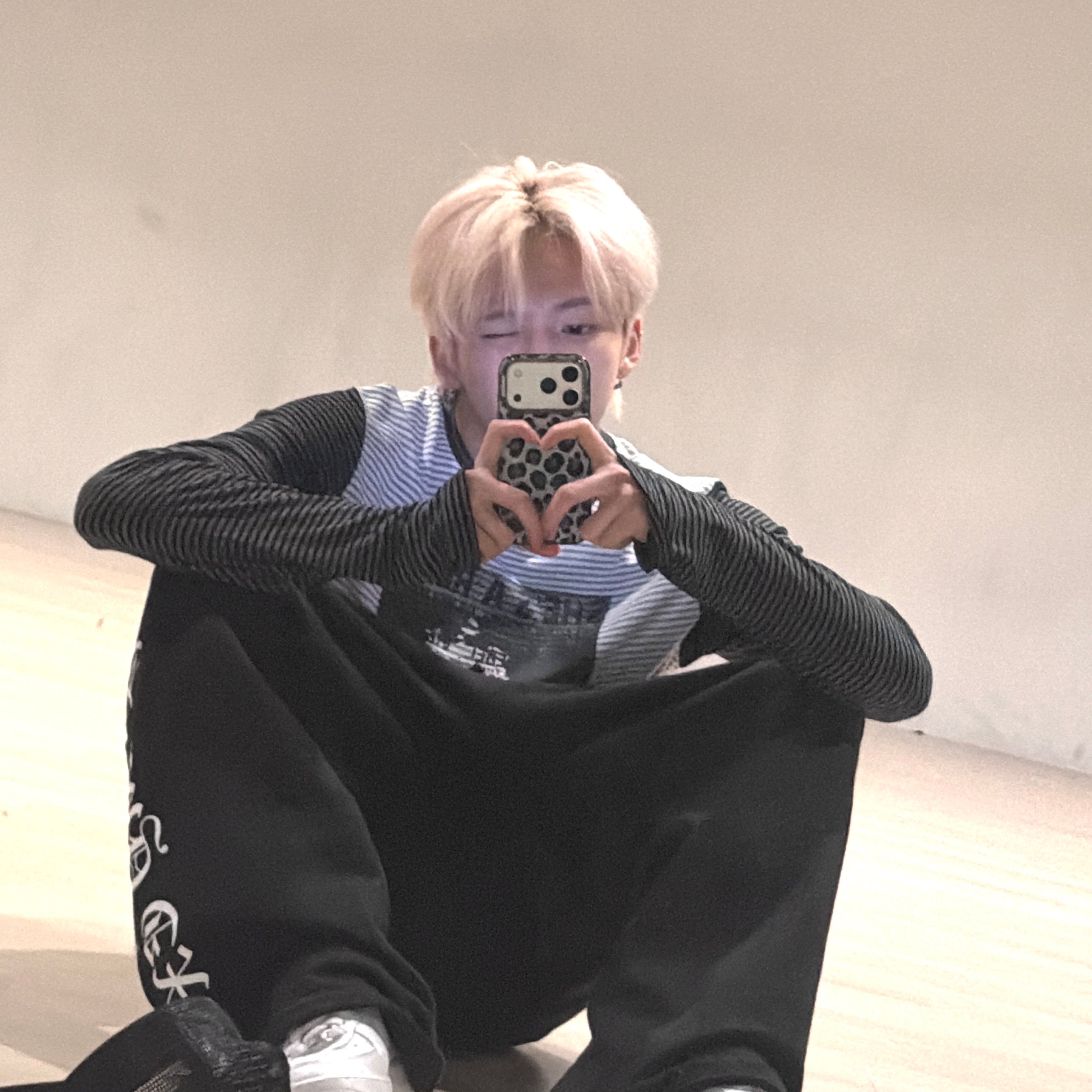 Behind-the-scenes cut of Minjae (Xikers)