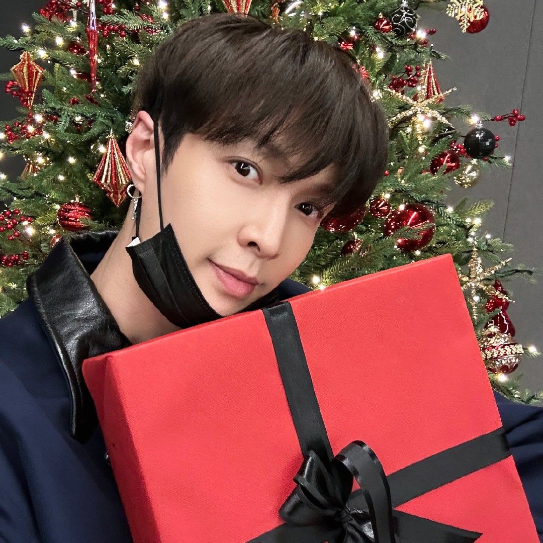 Latest photo of Lay (EXO)