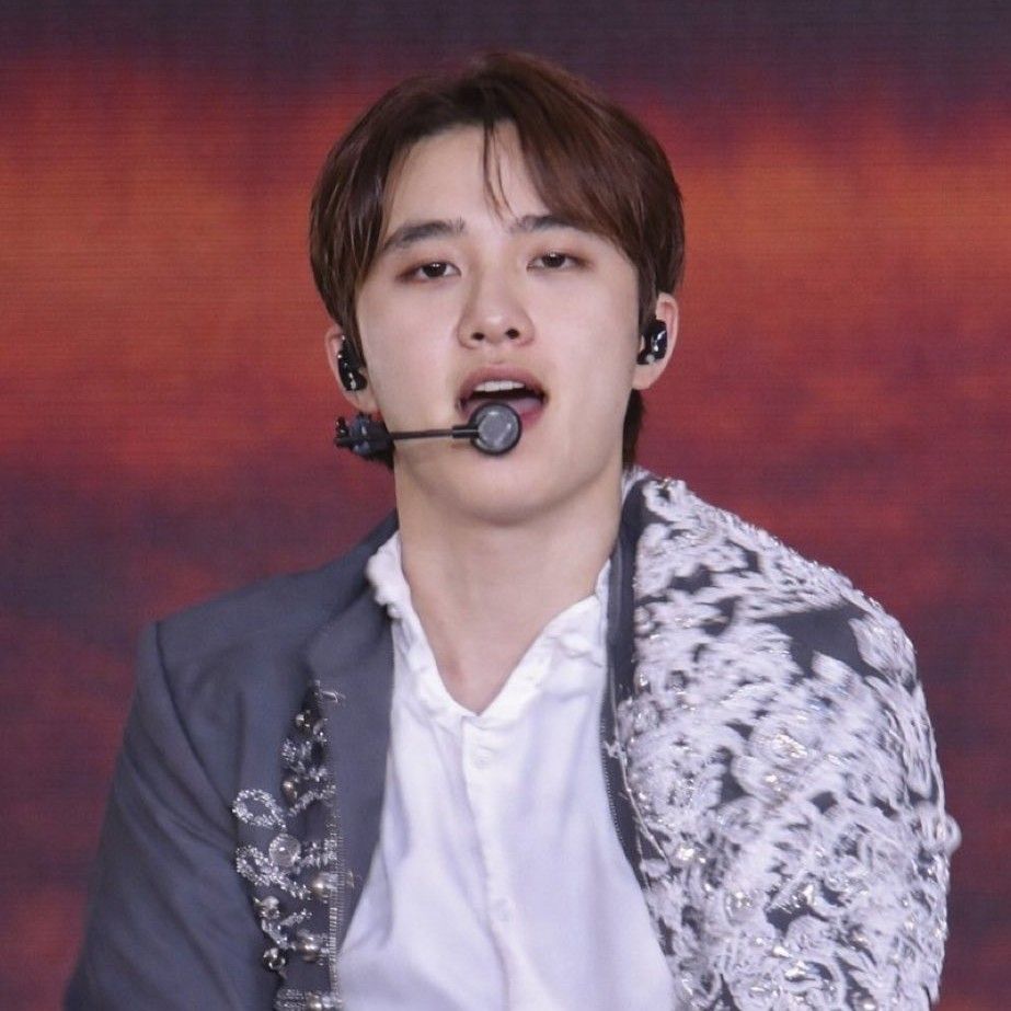 Foto aktivitas terbaru D.O. (EXO)