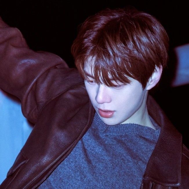 강다니엘의 비하인드 컷