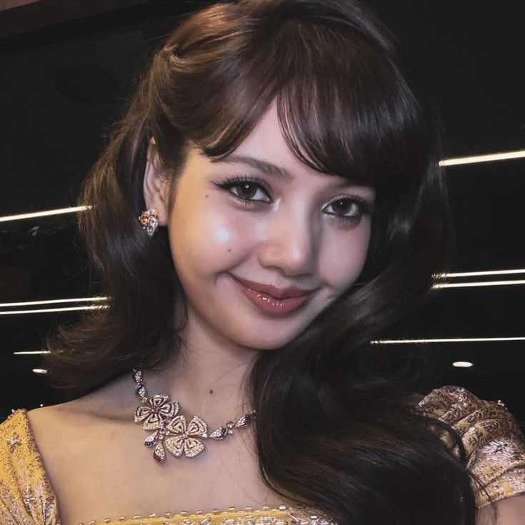 Potret di balik layar Lisa (BLACKPINK)