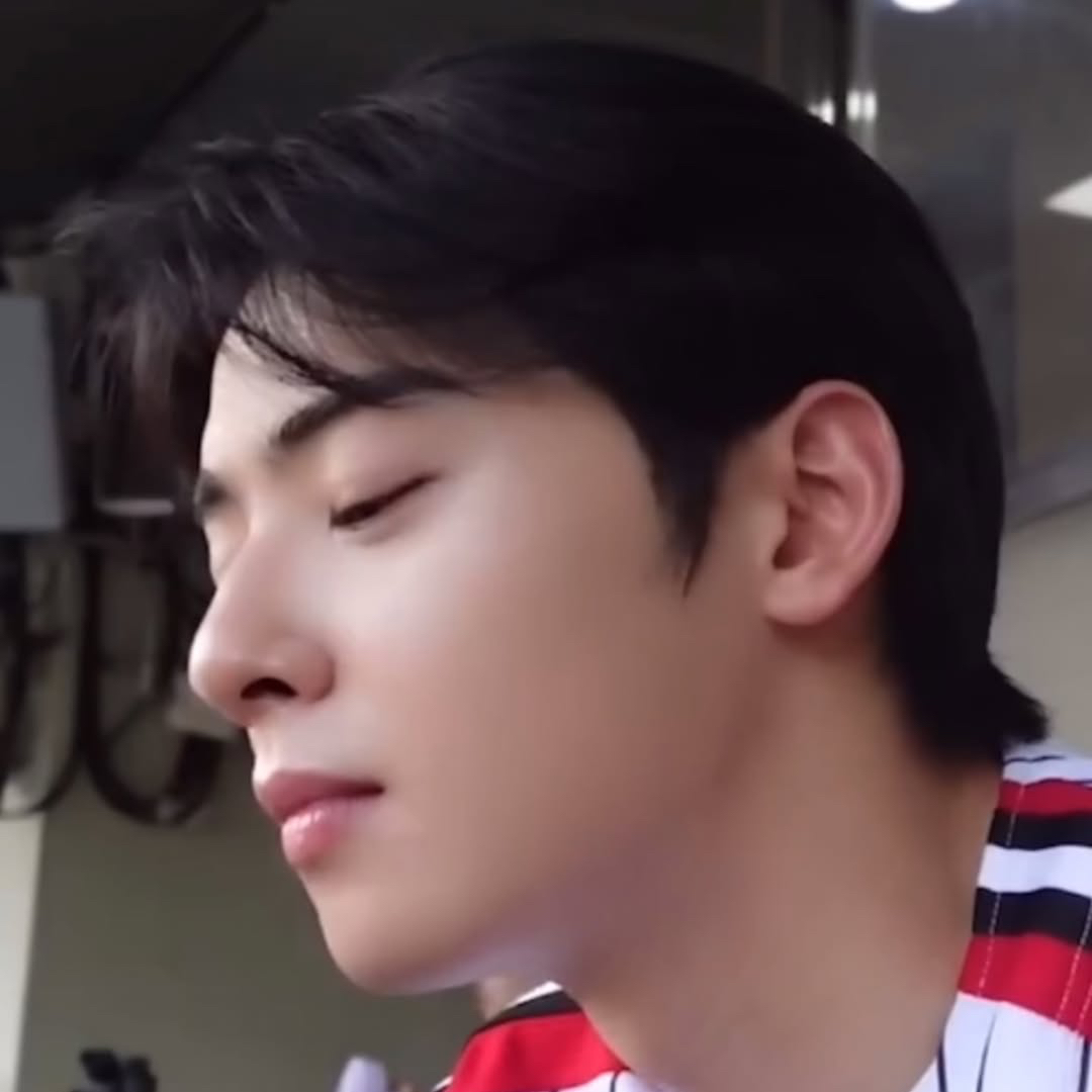 Latest photo of Eunwoo (ASTRO)