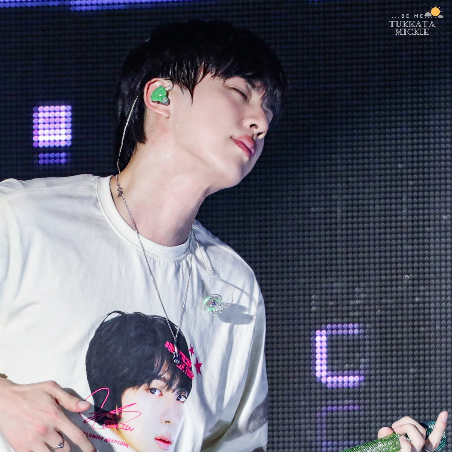 Potret di balik layar Jin (BTS)