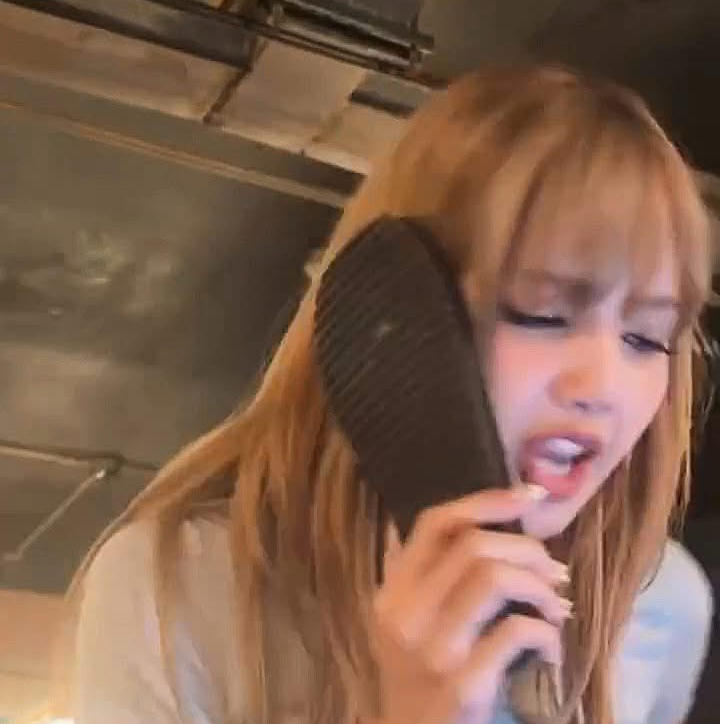 Behind-the-scenes cut of Lisa (BLACKPINK)