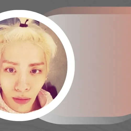 A moment captured by Jonghyun (SHINee)'s fan