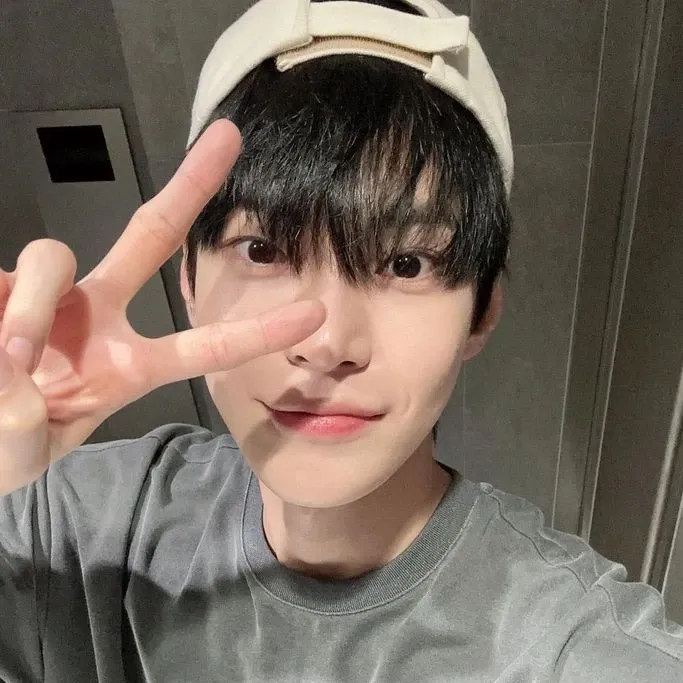 A moment captured by Doyoung (NCT 127)'s fan