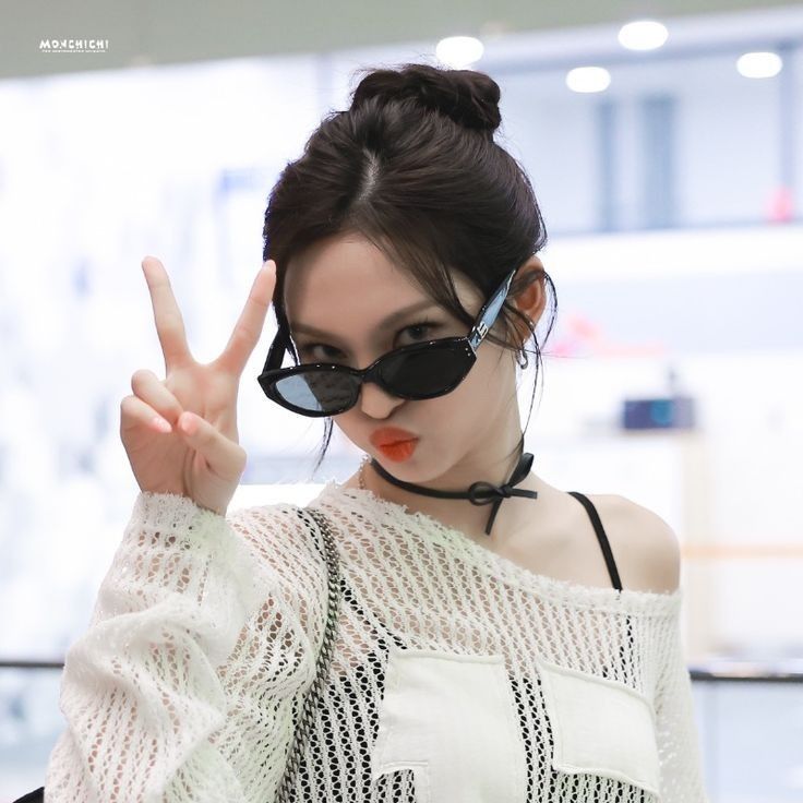 Behind-the-scenes cut of Chiquita (BABYMONSTER)