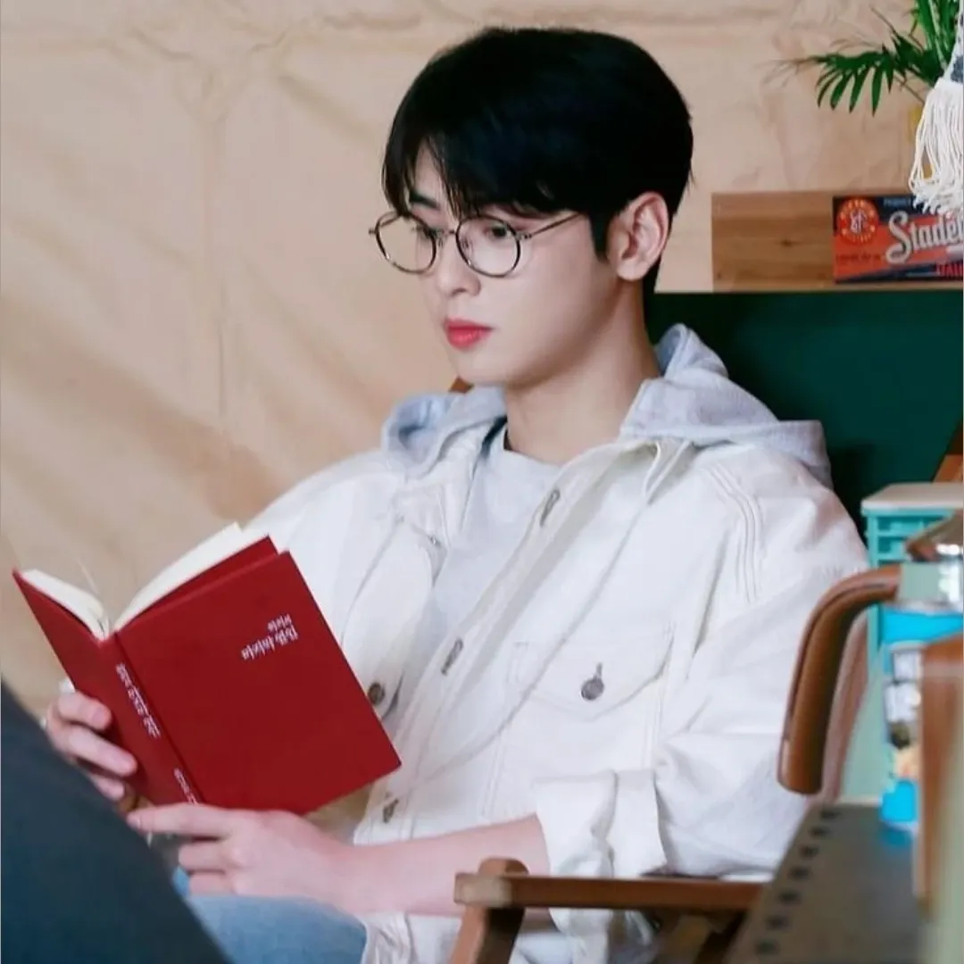 Recent activity shot of Eunwoo (ASTRO)