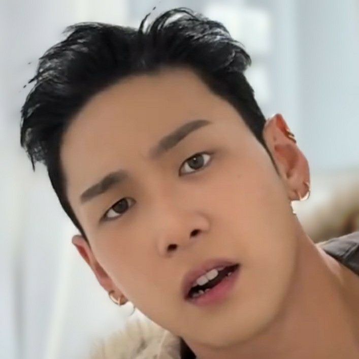 Behind-the-scenes cut of Baekho