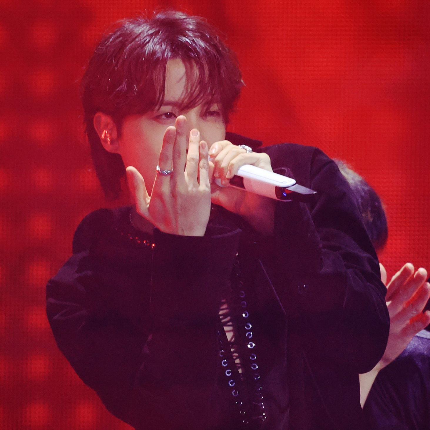 Foto aktivitas terbaru j-hope (BTS)