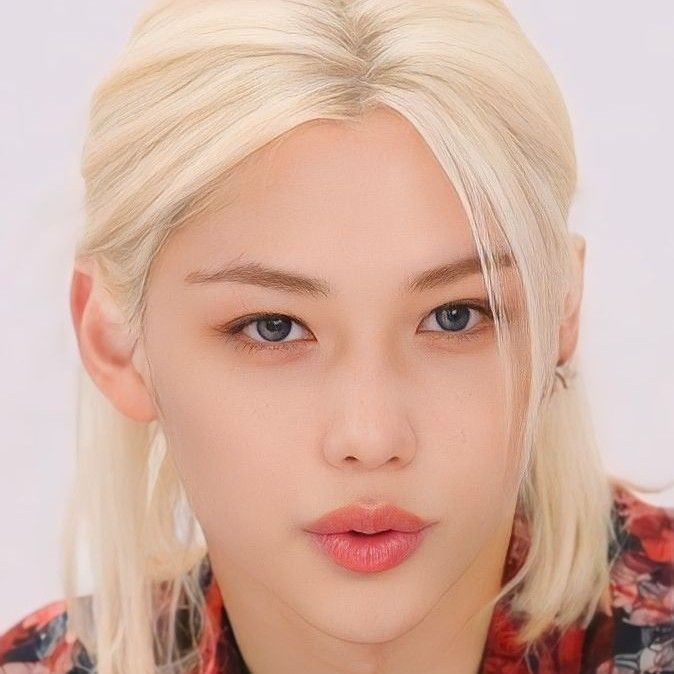 Latest photo of Felix (Stray Kids)