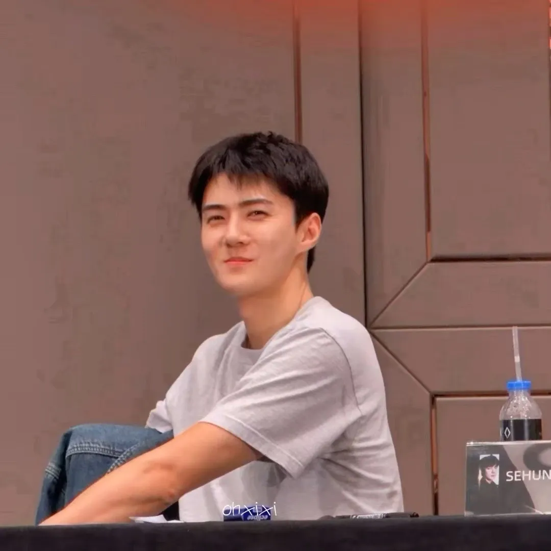 A moment captured by EXO's fan