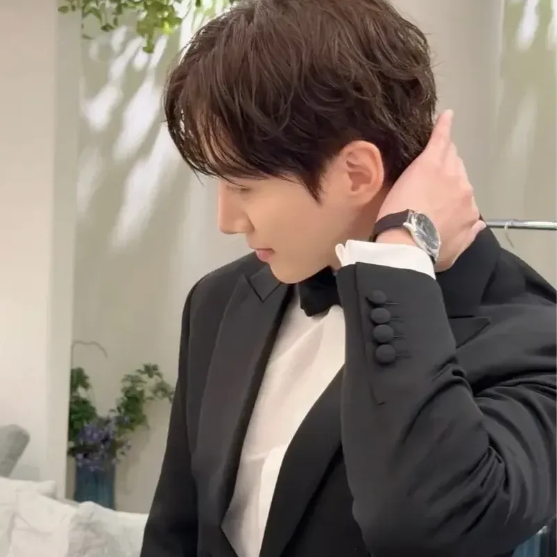 Recent activity shot of Junho (2PM)
