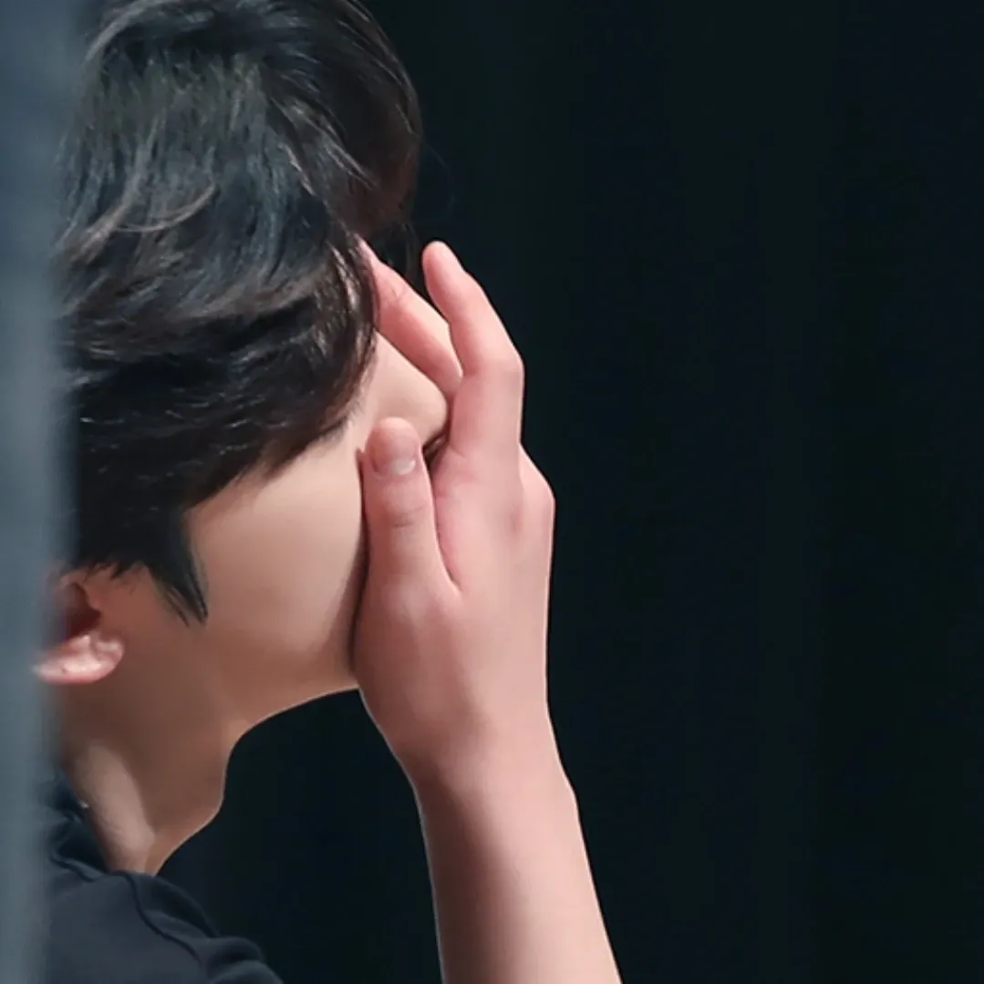 A moment captured by Kim Yohan (WEi)'s fan