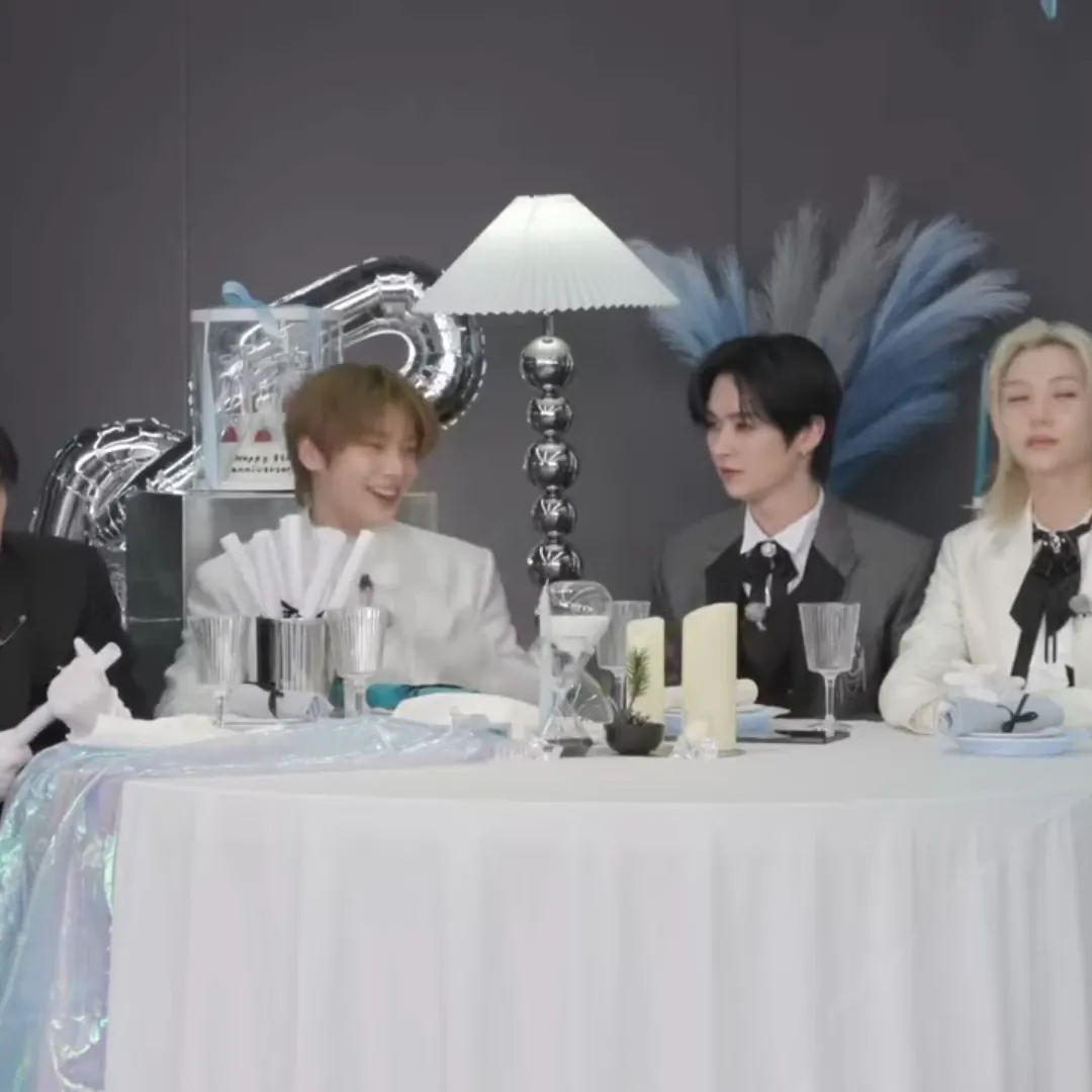 Stray Kids의 비하인드 컷