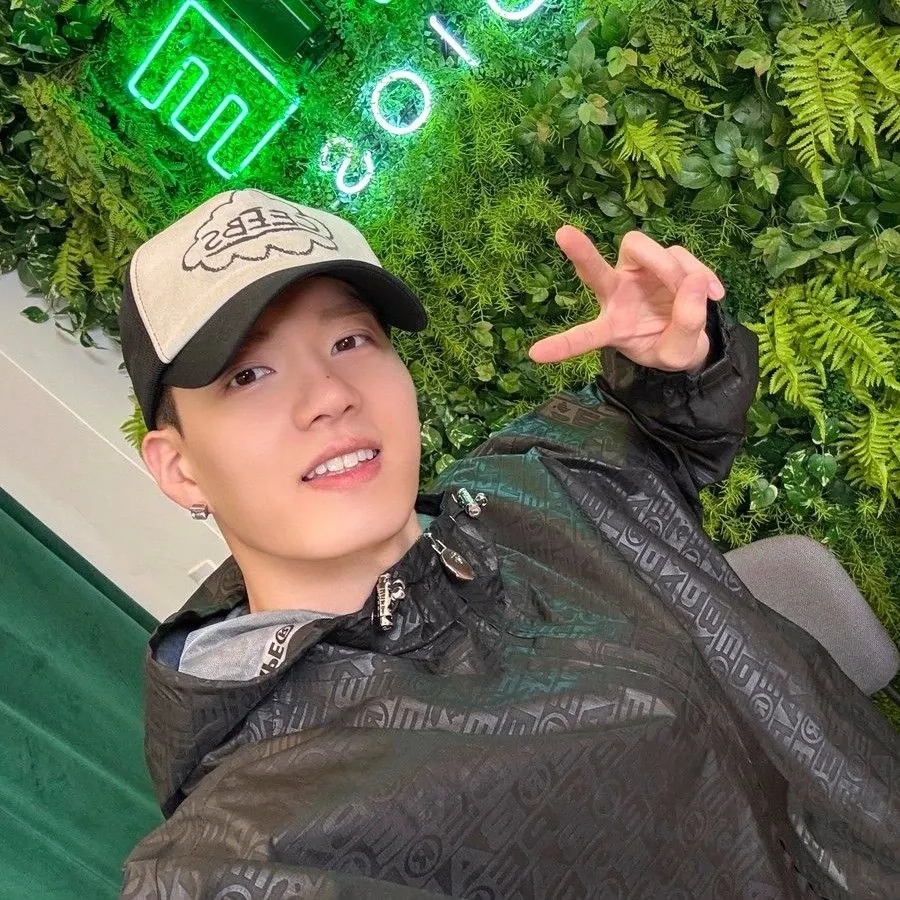 A moment captured by Peniel (BTOB)'s fan