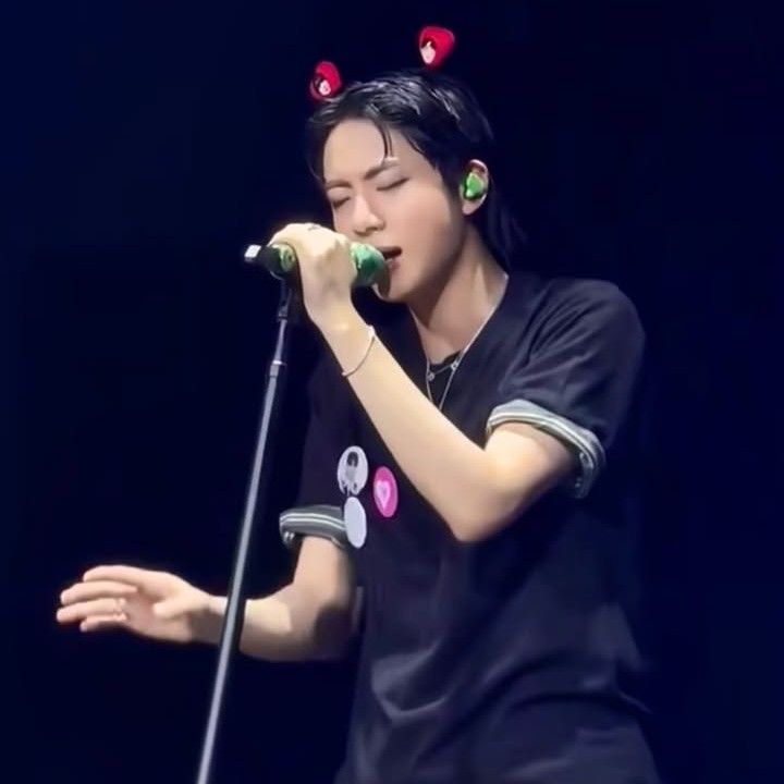 ジン (BTS)の最近の活動写真