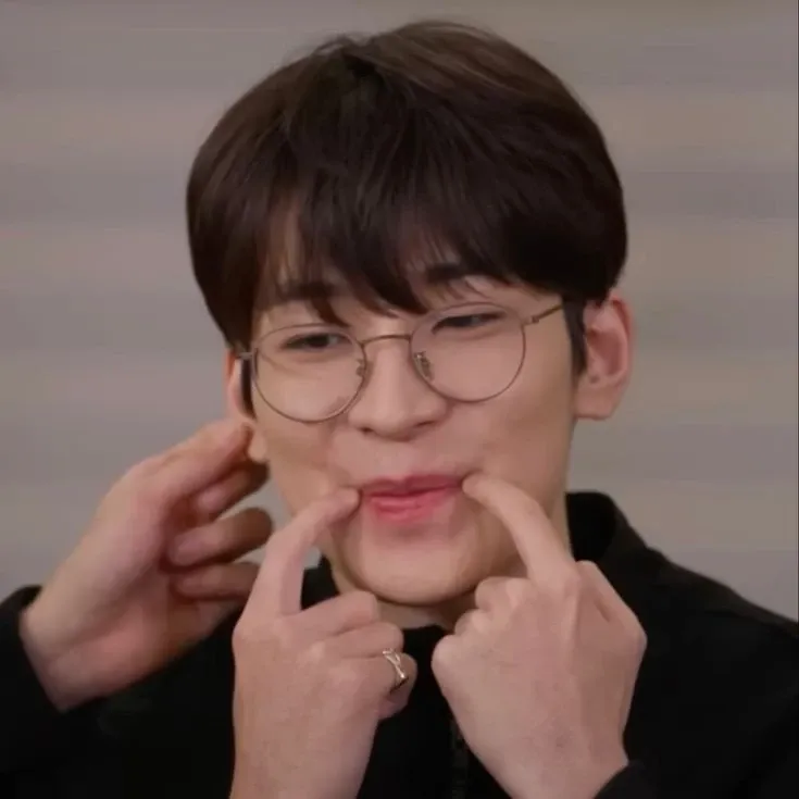 Behind-the-scenes cut of Wonwoo (SEVENTEEN)