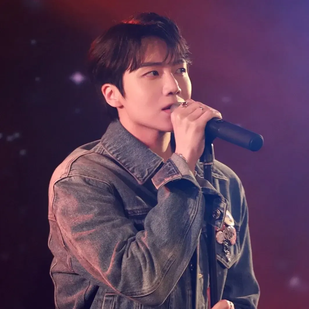 Recent activity shot of Jinho (PENTAGON)