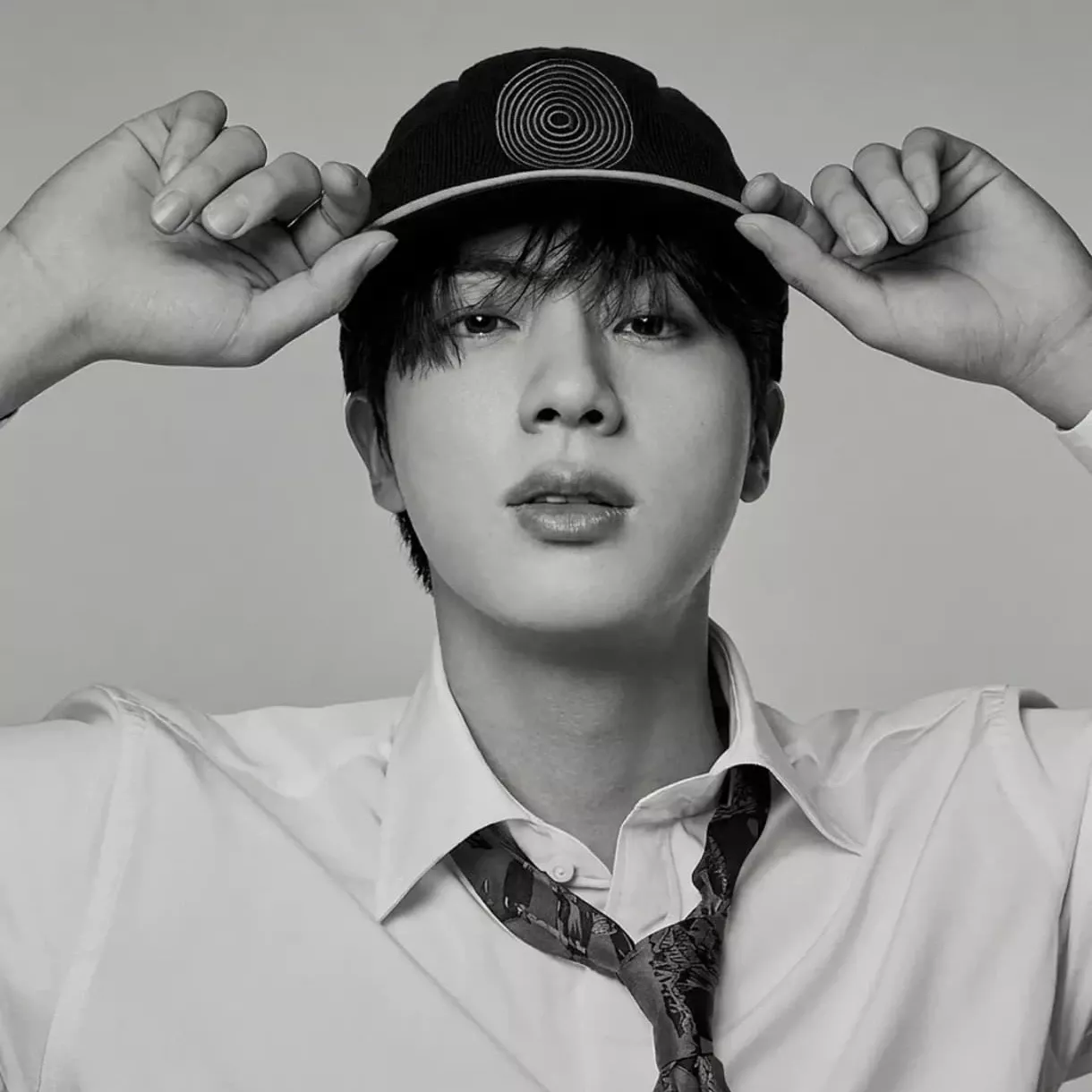 Foto aktivitas terbaru Jin (BTS)