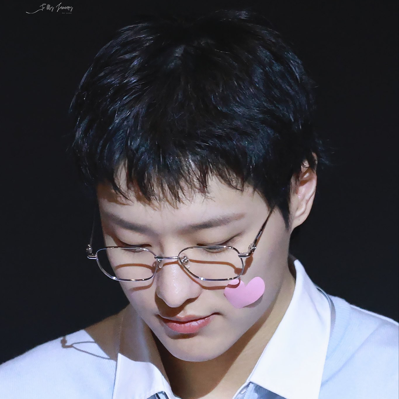 Behind-the-scenes cut of WOODZ