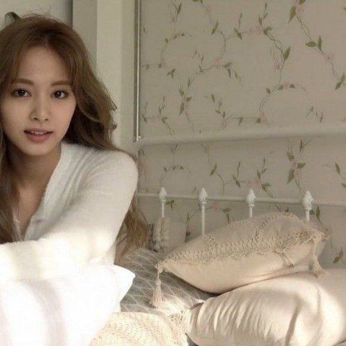 Foto terbaru Tzuyu (TWICE)