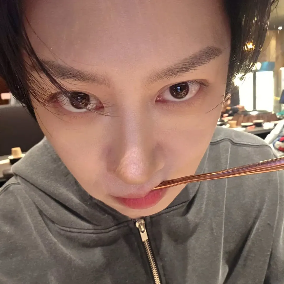 Latest photo of Heechul (Super Junior)